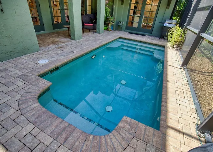 Heated Saltwater Pool, Breathtaking Outdoor Terraces, Beautiful Landscaping- Villa Serene Escape