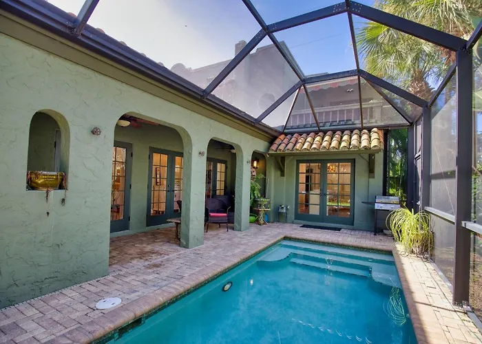 Heated Saltwater Pool, Breathtaking Outdoor Terraces, Beautiful Landscaping- Villa Serene Escape
