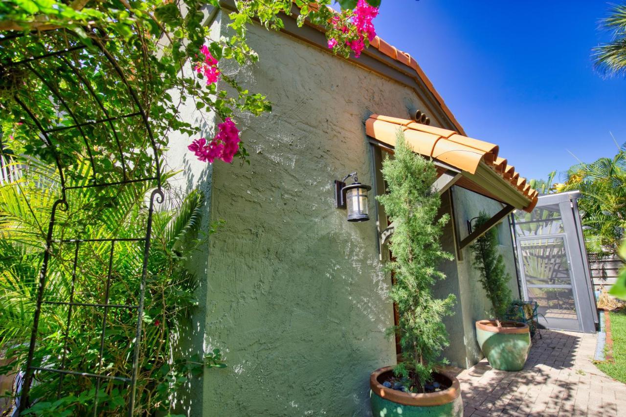 Heated Saltwater Pool, Breathtaking Outdoor Terraces, Beautiful Landscaping- Serene Escape Hébergement de vacances *