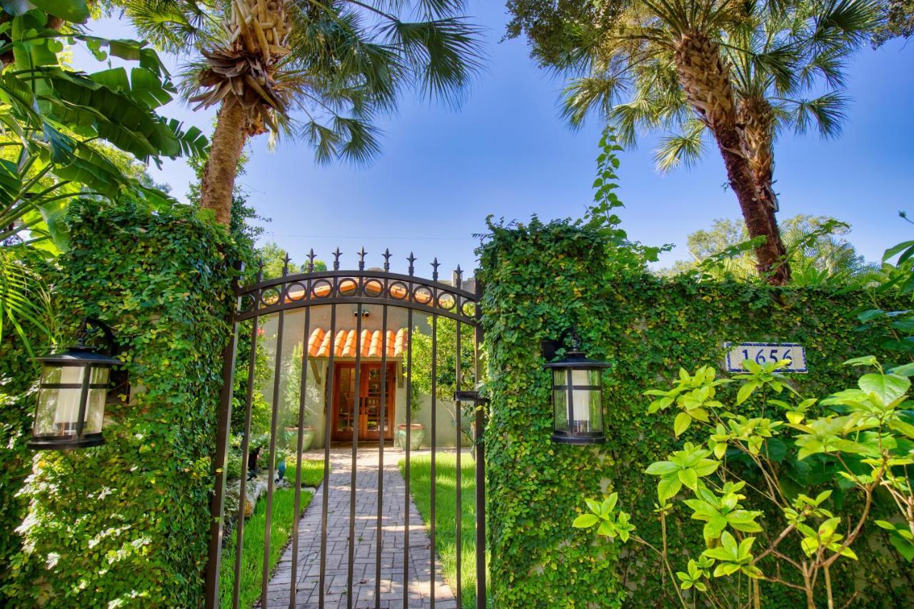 Heated Saltwater Pool, Breathtaking Outdoor Terraces, Beautiful Landscaping- Serene Escape Sarasota