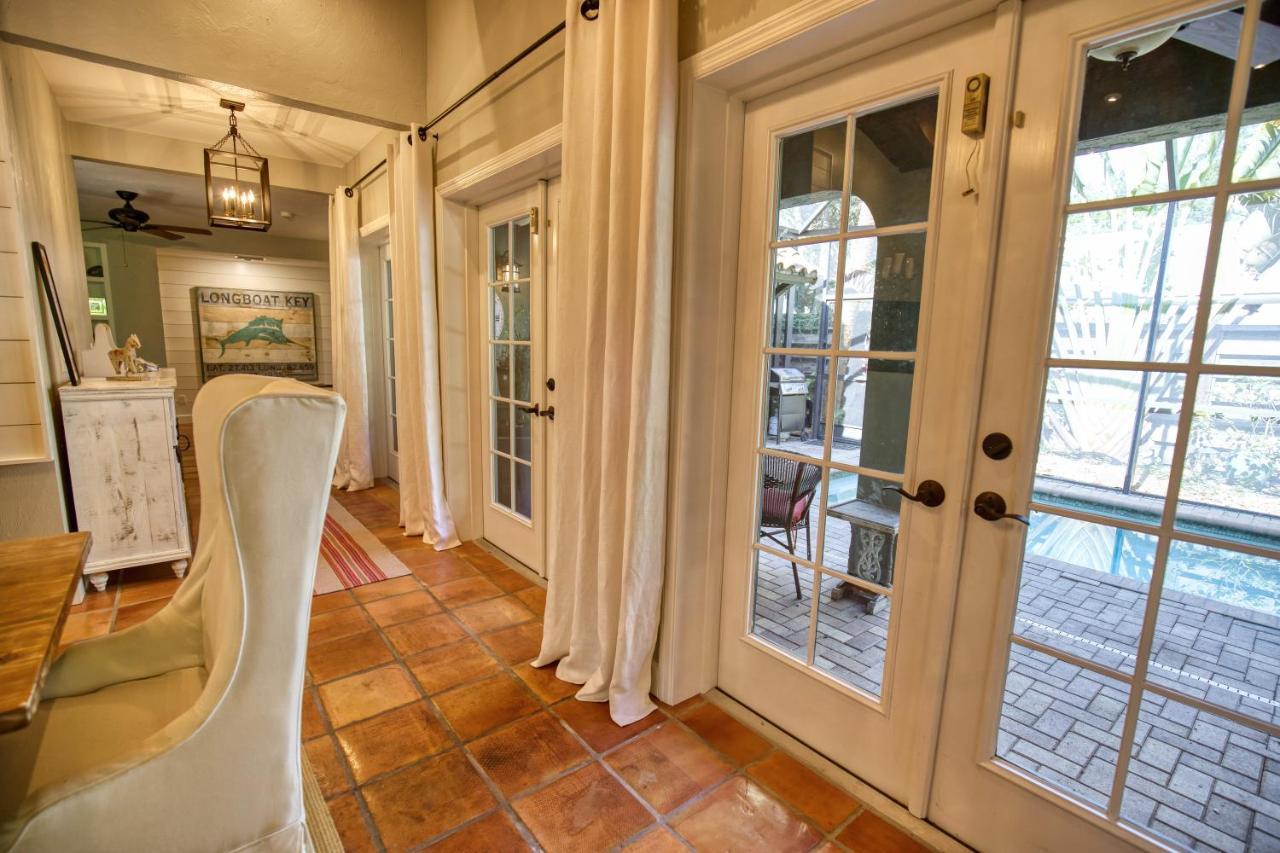 Heated Saltwater Pool, Breathtaking Outdoor Terraces, Beautiful Landscaping- Serene Escape * Sarasota